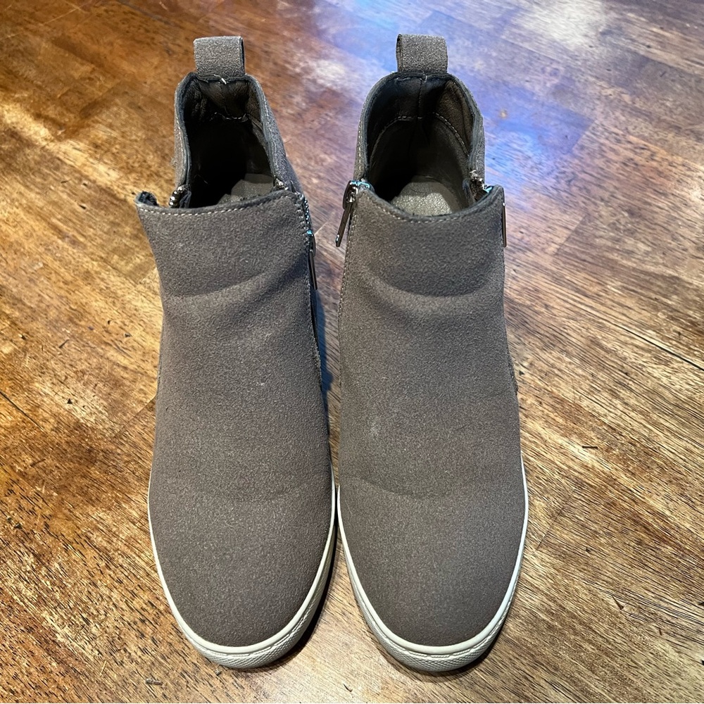 Athlefir Hidden Wedge Sneaker/Boot
